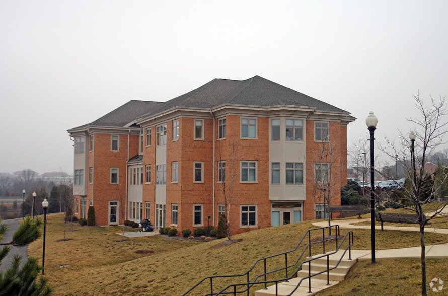 46165 Westlake Dr, Potomac Falls, VA for lease - Building Photo - Image 2 of 3