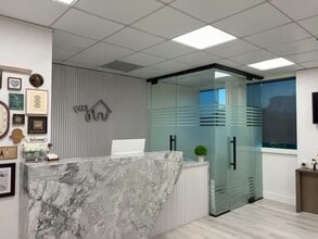 240 S La Cienega Blvd, Beverly Hills, CA à louer - Vidéo sur l’inscription commerciale 