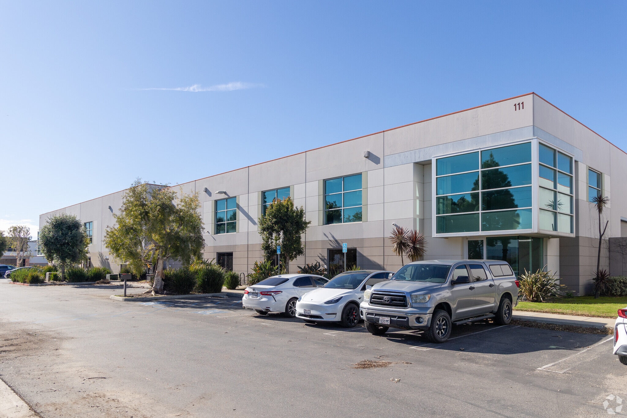 111 S Rice Ave, Oxnard, CA for lease Primary Photo- Image 1 of 7