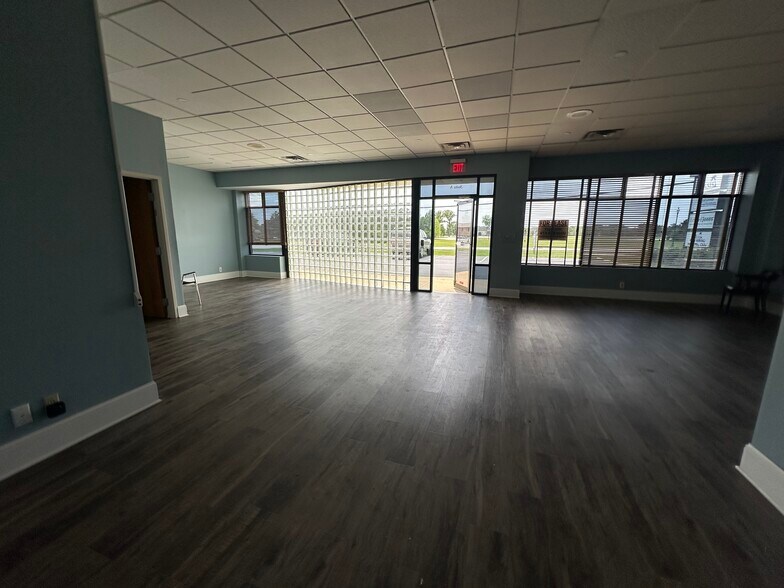 761 NW Main St NW, Bourbonnais, IL à louer - Photo intérieure - Image 2 de 5