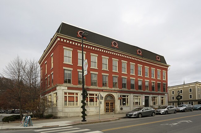 Plus de détails pour 43-45 State St, Montpelier, VT - Commerce de détail à louer