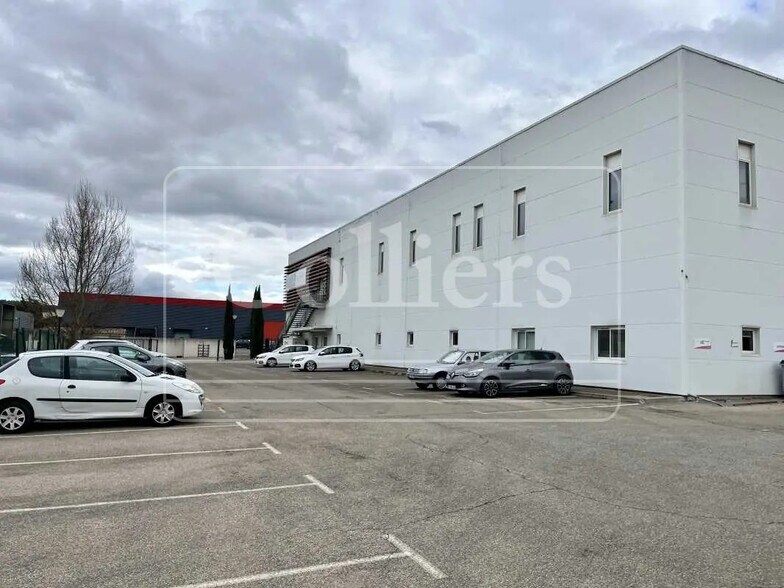 Office in Gardanne for lease - Building Photo - Image 3 of 15