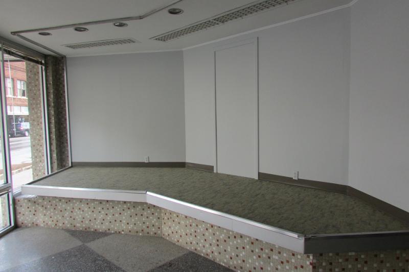 104 S Main St, Cleburne, TX à vendre - Photo intérieure - Image 2 de 6