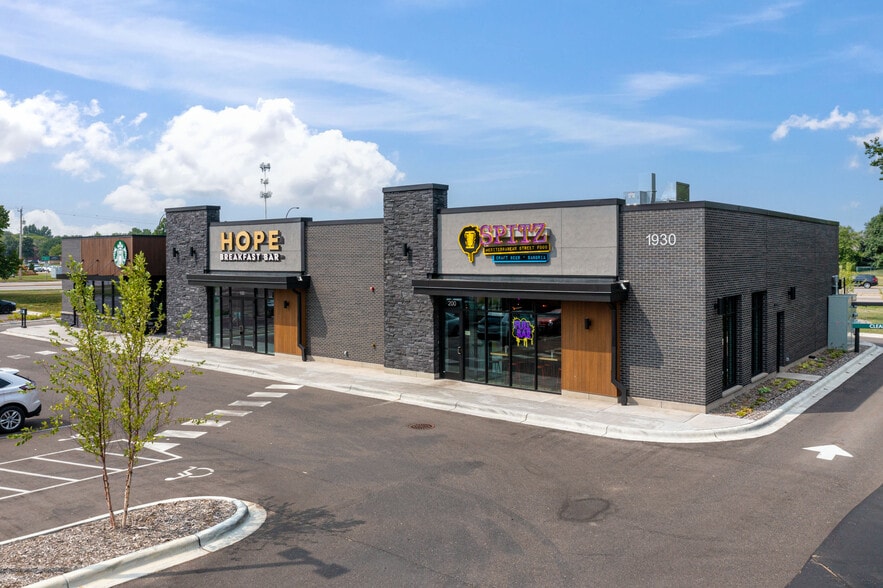 1940 Donegal Dr, Woodbury, MN à vendre - Photo du bâtiment - Image 3 de 11