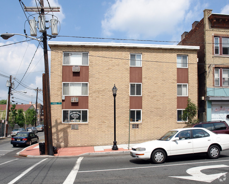 100-108 35th St, Union City, NJ for lease - Building Photo - Image 3 of 4