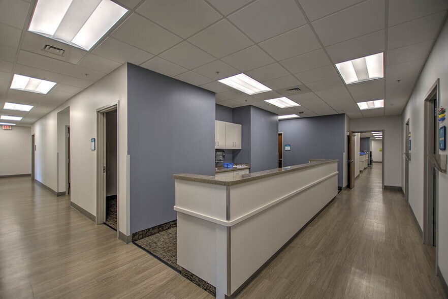 2120 N 27th St, Decatur, IL à vendre - Photo du bâtiment - Image 3 de 19