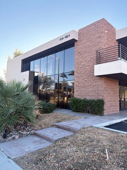 73161 Fred Waring Dr, Palm Desert, CA à louer - Photo du bâtiment - Image 1 de 2