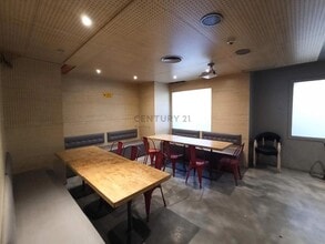 Retail in Barcelona, Barcelona for lease Interior Photo- Image 2 of 5