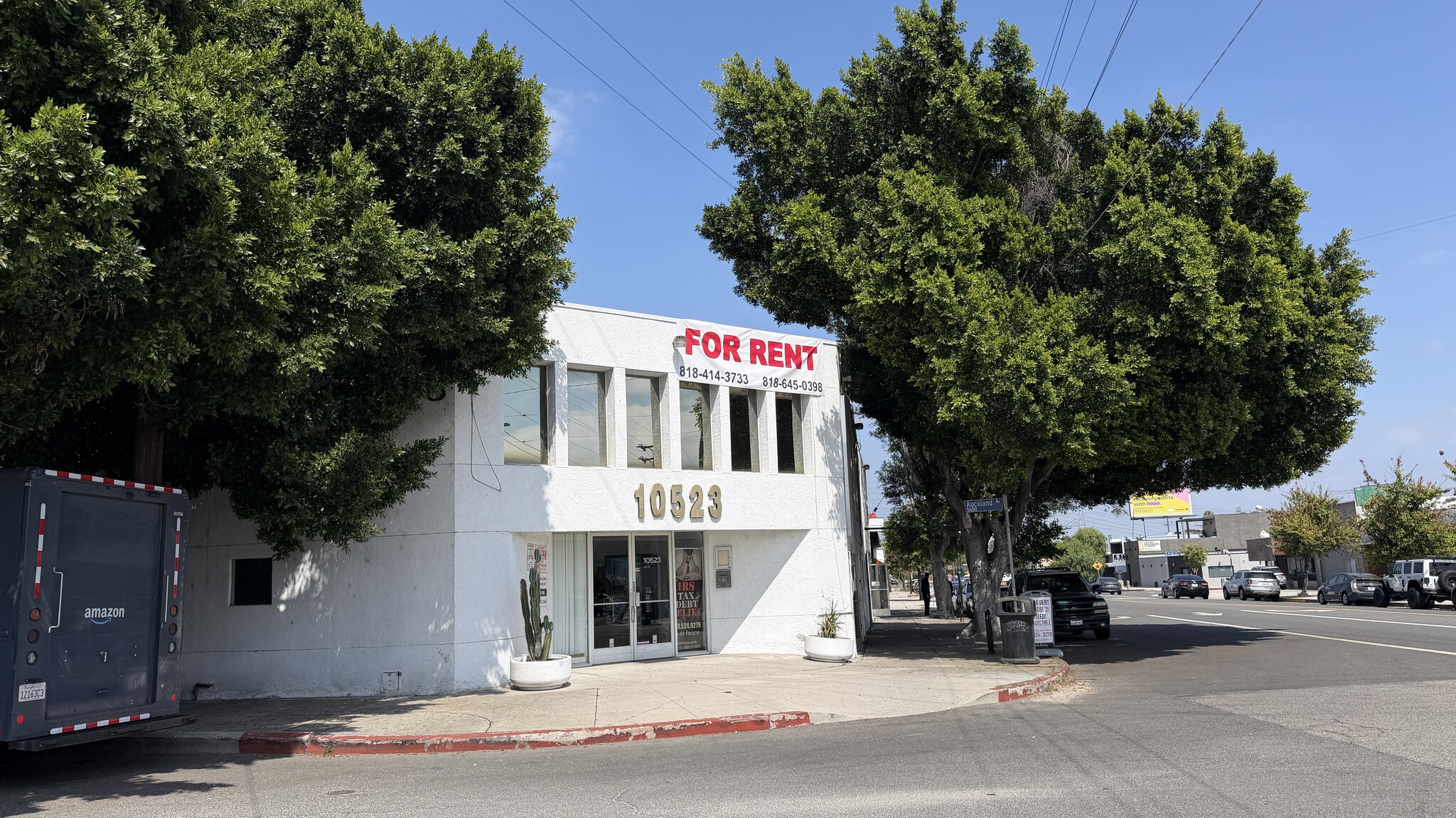 10523 Burbank Blvd, North Hollywood, CA for lease Building Photo- Image 1 of 7