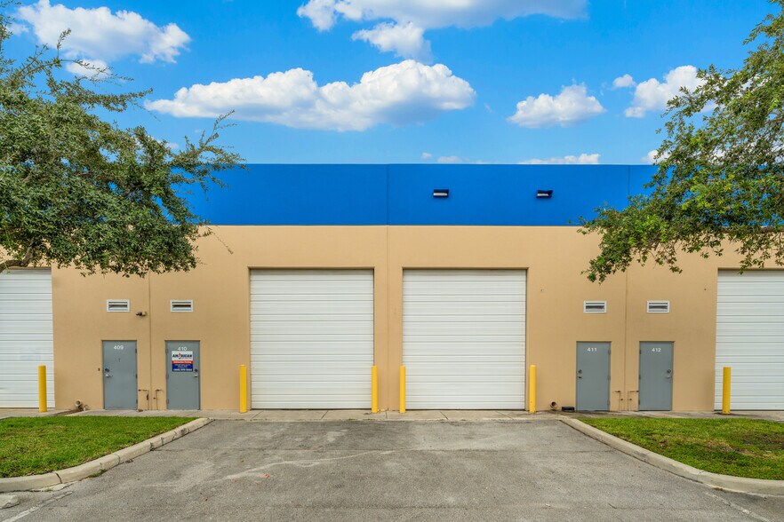 12225 SW 128th St, Miami, FL à louer - Photo du bâtiment - Image 3 de 3