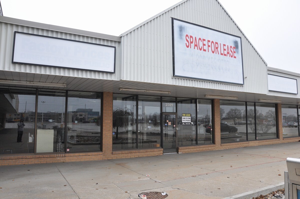 2515 Dougall Ave, Windsor, ON à vendre Autre- Image 1 de 1