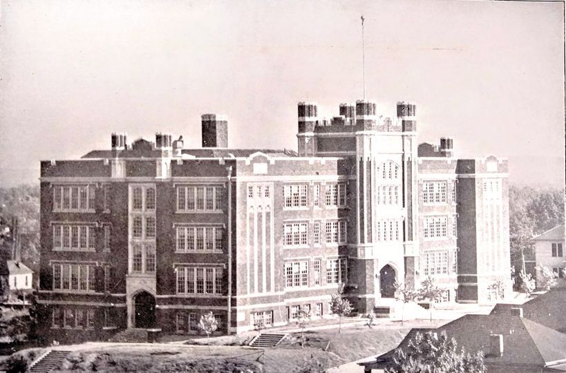 125 Oak St, Hot Springs, AR à louer - Photo du bâtiment - Image 3 de 34