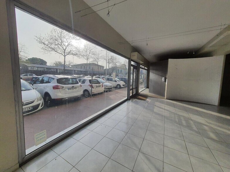 Retail in Montpellier for lease - Building Photo - Image 2 of 8