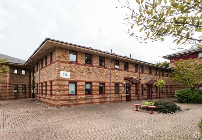 David St, Bridgend for lease - Primary Photo - Image 1 of 5