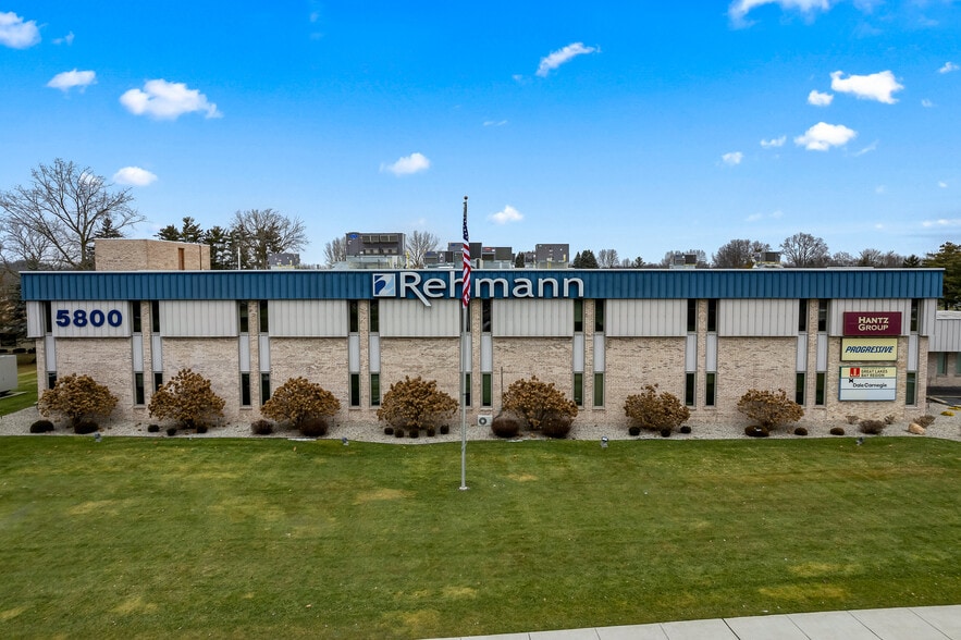 5800 Gratiot Rd, Saginaw, MI à louer - Photo du bâtiment - Image 2 de 15