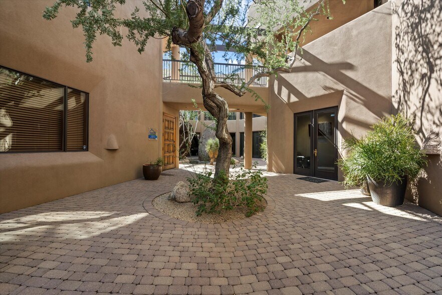 8712 E Vista Bonita Dr, Scottsdale, AZ à vendre - Photo du bâtiment - Image 3 de 32