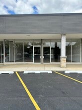 3010-3054 W Hobson Rd, Woodridge, IL for lease Interior Photo- Image 1 of 5