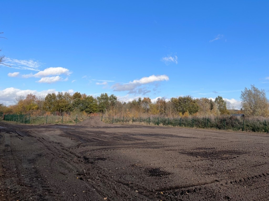 Manor Farm Open Storage Land, Biggleswade for lease Primary Photo- Image 1 of 2