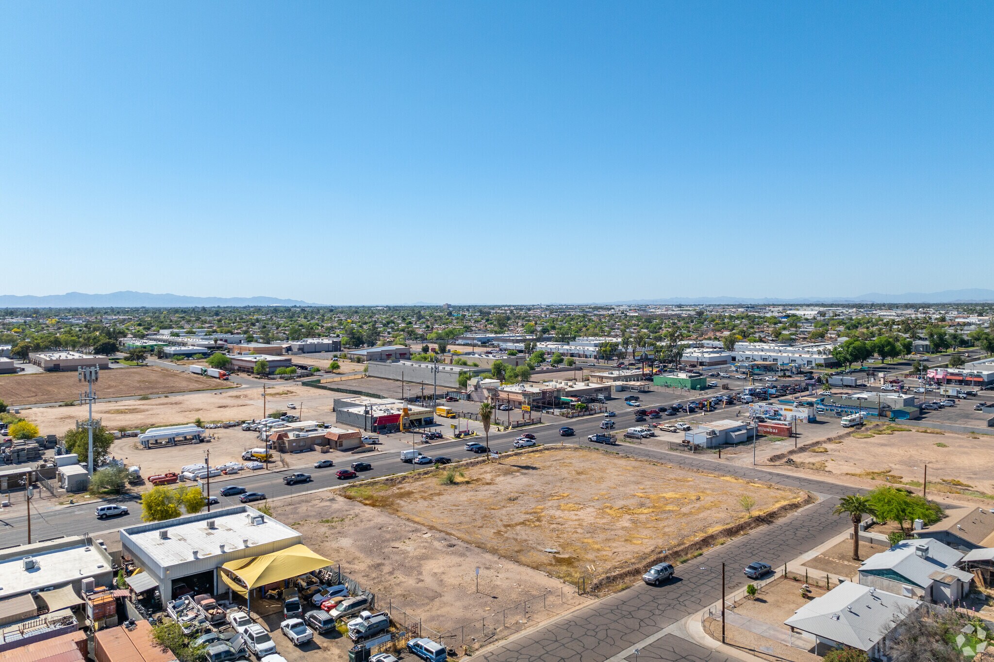 2725 N 34th Dr, Phoenix, AZ à vendre Photo du bâtiment- Image 1 de 13