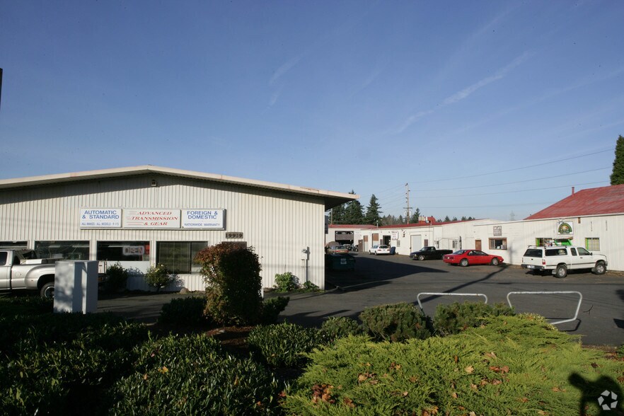 19919-19959 E Burnside St, Portland, OR à louer - Photo du bâtiment - Image 2 de 4