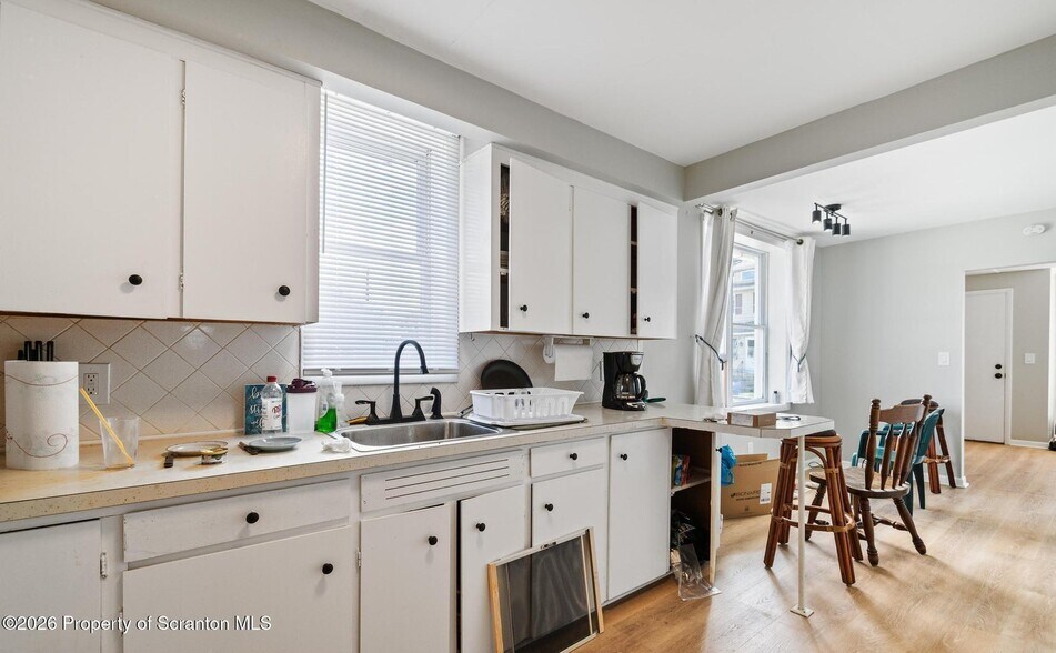 26 Bohac St, Kingston, PA à vendre - Photo du bâtiment - Image 3 de 8