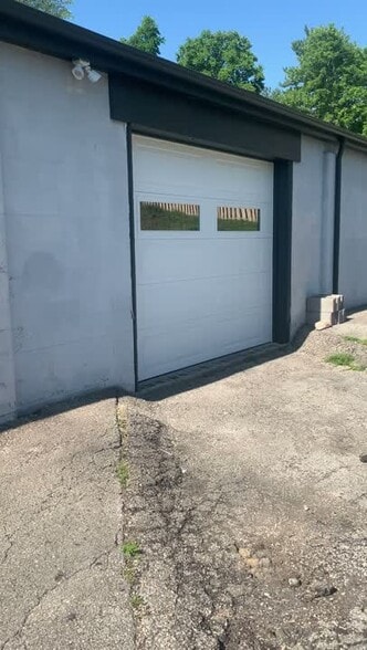 1112 S Morton St, Bloomington, IN à louer - Vidéo sur l’inscription commerciale - Image 2 de 22