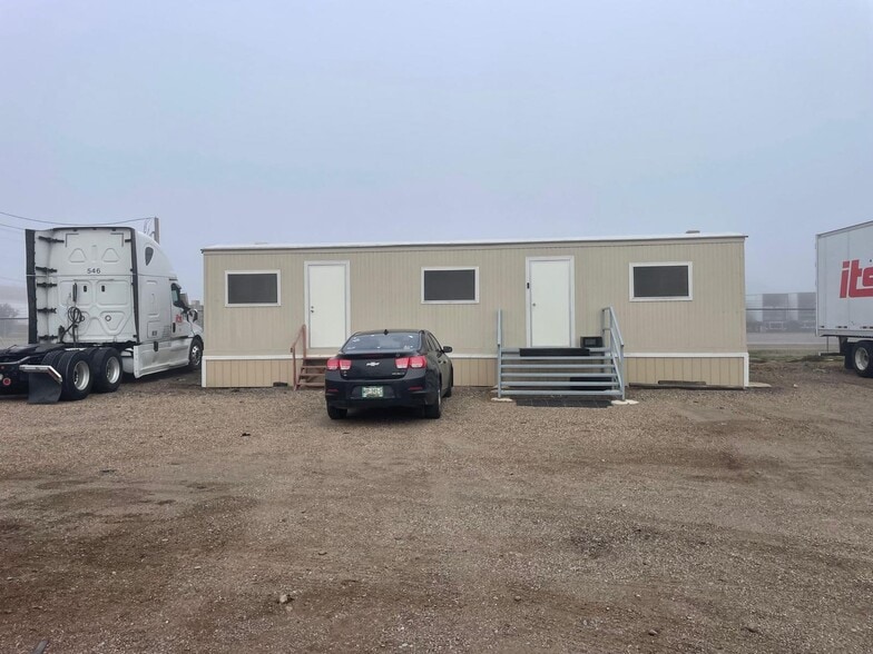 11919 Sara Rd, Laredo, TX for lease - Primary Photo - Image 1 of 8