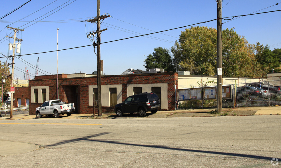 2301 Scranton Rd, Cleveland, OH for lease - Building Photo - Image 3 of 4