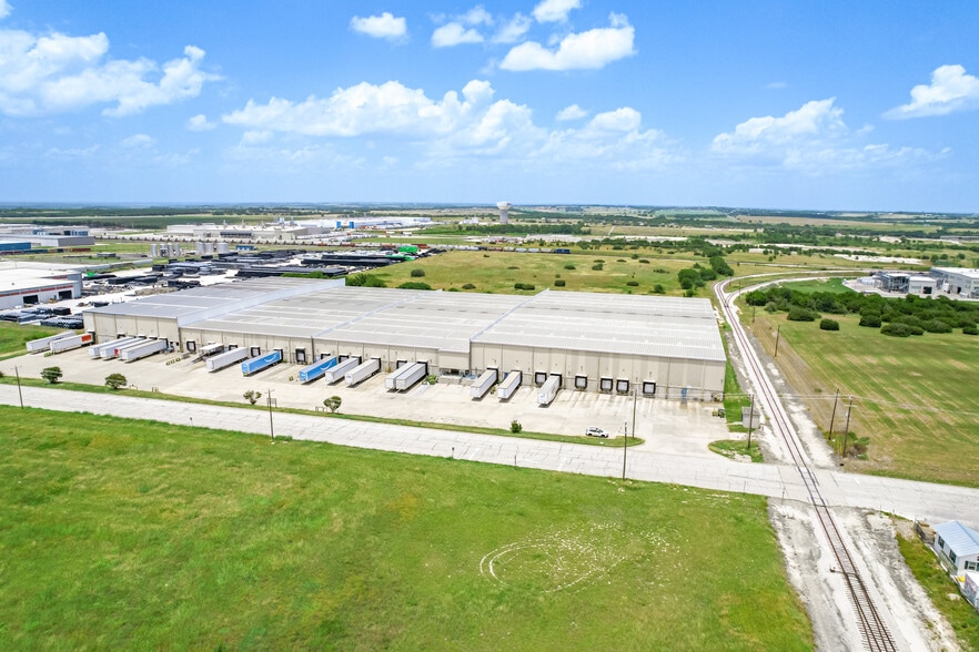 2412 Wilsonart Dr, Temple, TX for lease - Building Photo - Image 2 of 9