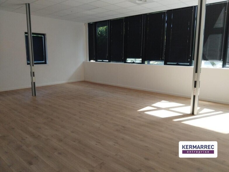 Office in Rennes for lease - Interior Photo - Image 3 of 6