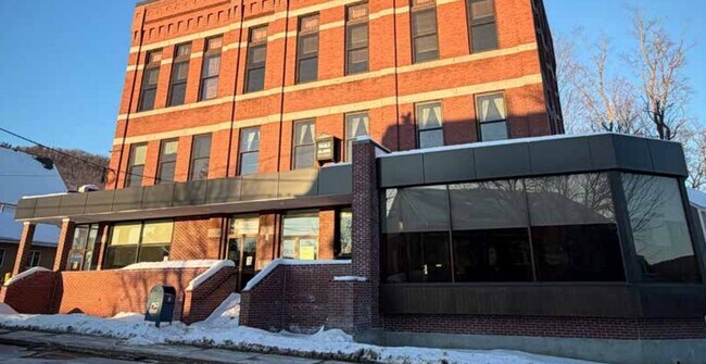 More details for 10 N Main St, Bristol, NH - Retail for Sale