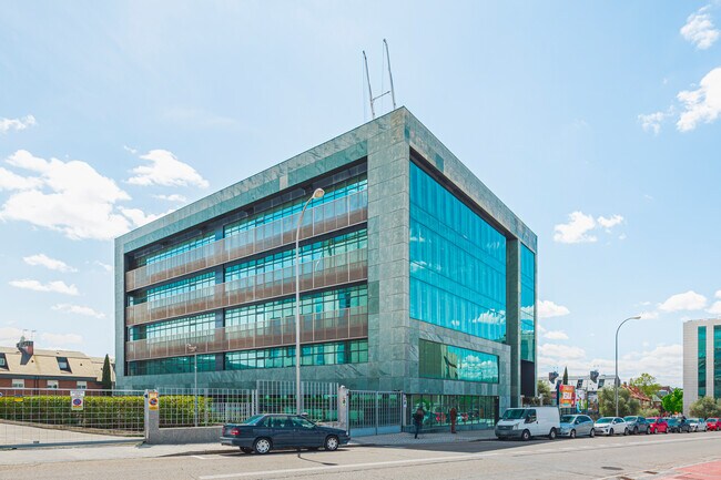 More details for Calle de Juan Ignacio Luca de Tena, 6, Madrid - Office for Lease