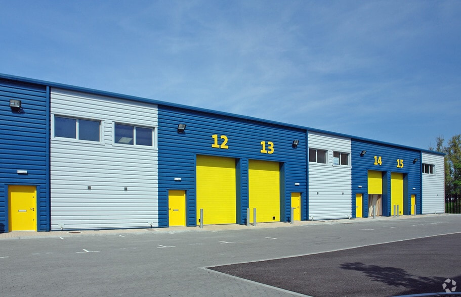 Alder Close, Erith for lease - Building Photo - Image 3 of 6