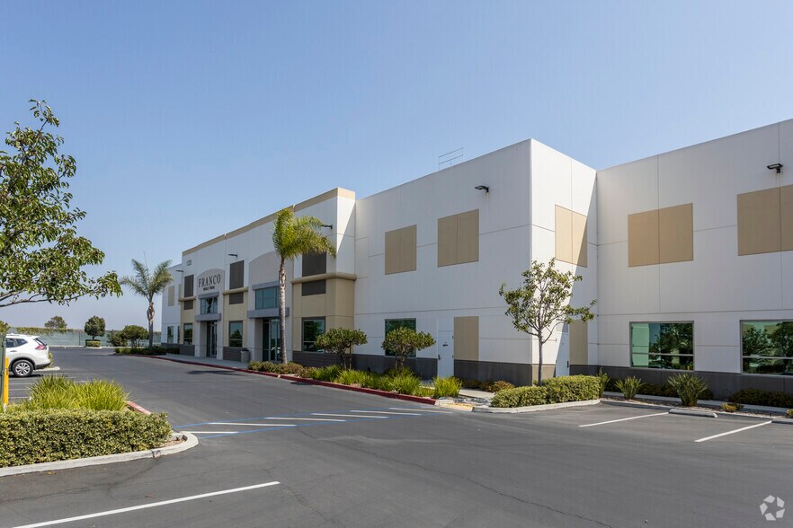 1225 Exposition Way, San Diego, CA à louer - Photo du bâtiment - Image 1 de 3