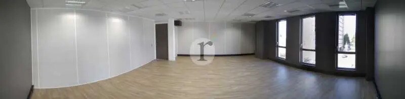 Office in Lille for lease - Interior Photo - Image 2 of 4