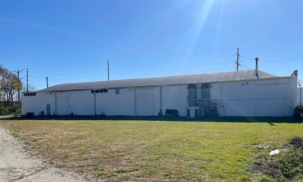 690 S Washington Ave, Bradley, IL for sale - Building Photo - Image 2 of 6