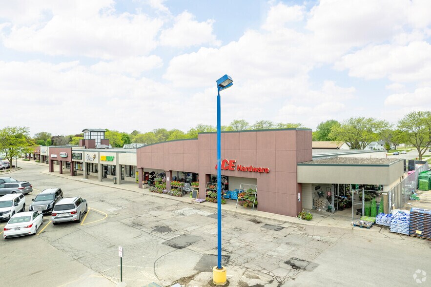 205-245 S Century Ave, Waunakee, WI à louer - Photo du bâtiment - Image 3 de 4
