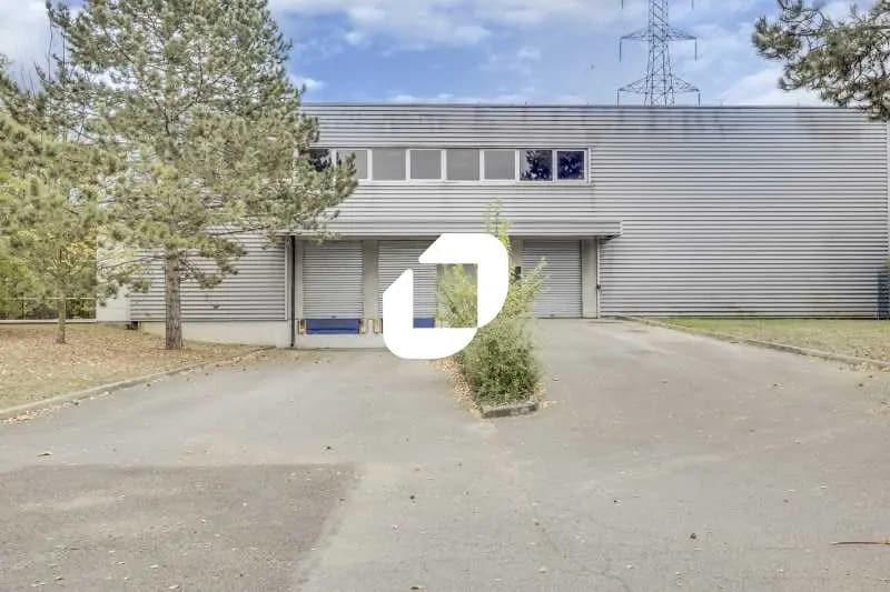 Industrial in Évry-Courcouronnes for lease Building Photo- Image 1 of 16