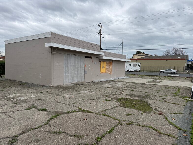 415 G St, Antioch, CA à louer - Photo du bâtiment - Image 2 de 4