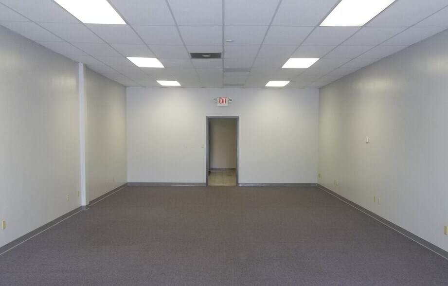 625-635 Salt Lick Rd, Saint Peters, MO à louer - Photo du bâtiment - Image 3 de 5