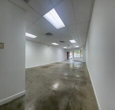 5911 NW 173rd Dr, Hialeah, FL for lease Interior Photo- Image 2 of 5