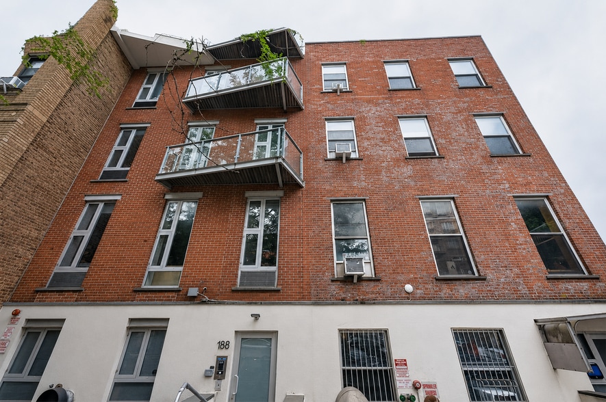 South 8th St. portfolio of 2 properties for sale on LoopNet.ca - Building Photo - Image 2 of 19