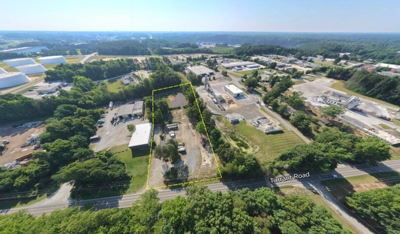1021 Tarrant Rd, Greensboro, NC à louer - Photo du bâtiment - Image 1 de 18