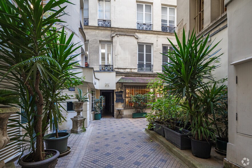 320 Rue Saint-Honoré, Paris à louer - Photo du bâtiment - Image 2 de 3