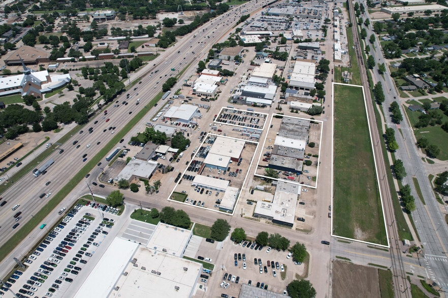 416-418 Bishop Ave, Richardson, TX à vendre - Photo du bâtiment - Image 2 de 5