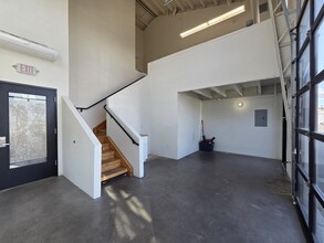 2195 Hyacinth St NE, Salem, OR for lease Interior Photo- Image 1 of 5