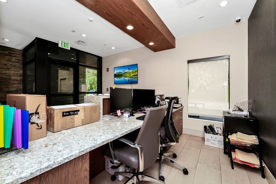 1601 W Colonial Dr, Orlando, FL for lease - Interior Photo - Image 3 of 14