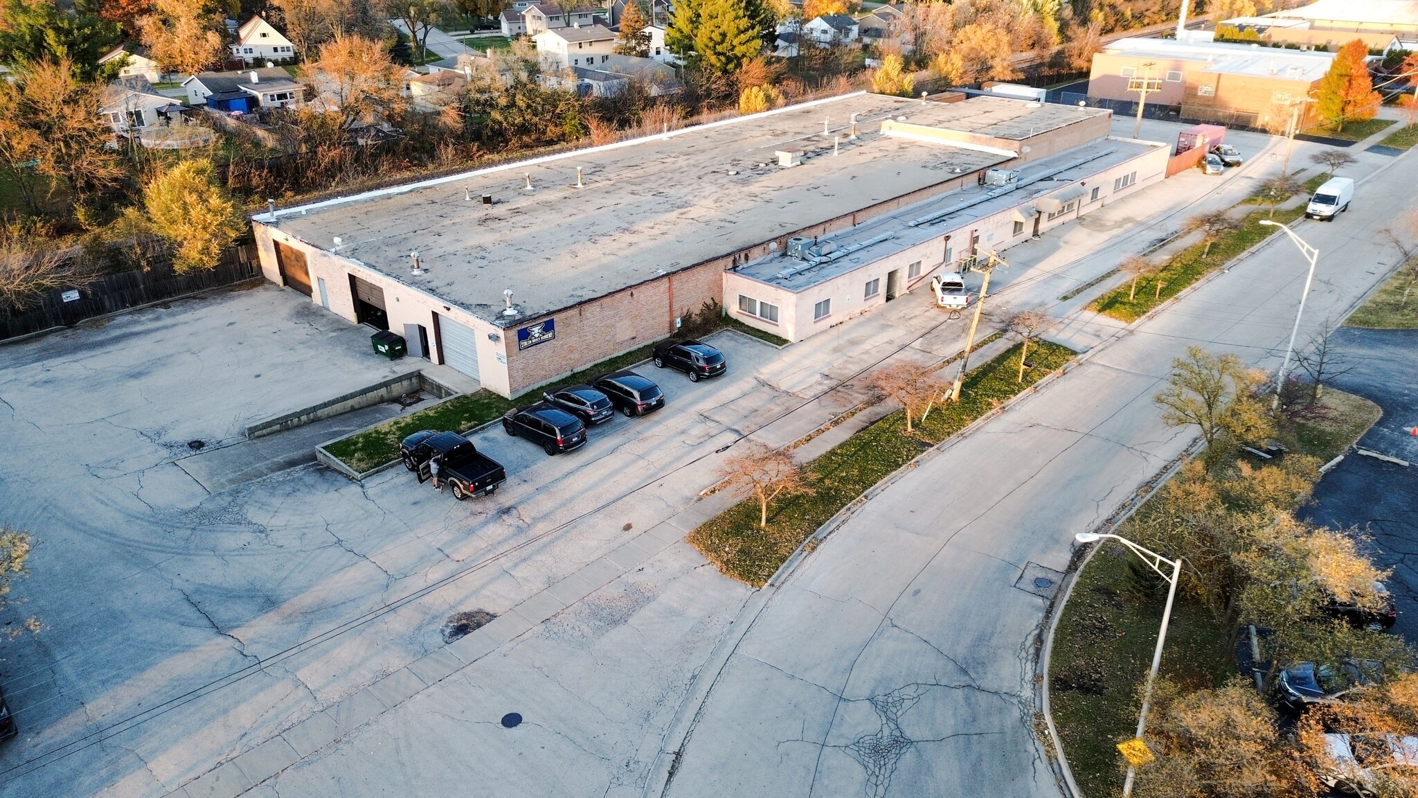 600-612 E Western Ave, Lombard, IL for lease Building Photo- Image 1 of 7