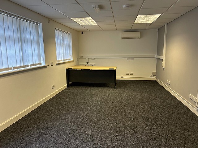 104 Harrogate Rd, Bradford for lease Interior Photo- Image 1 of 4