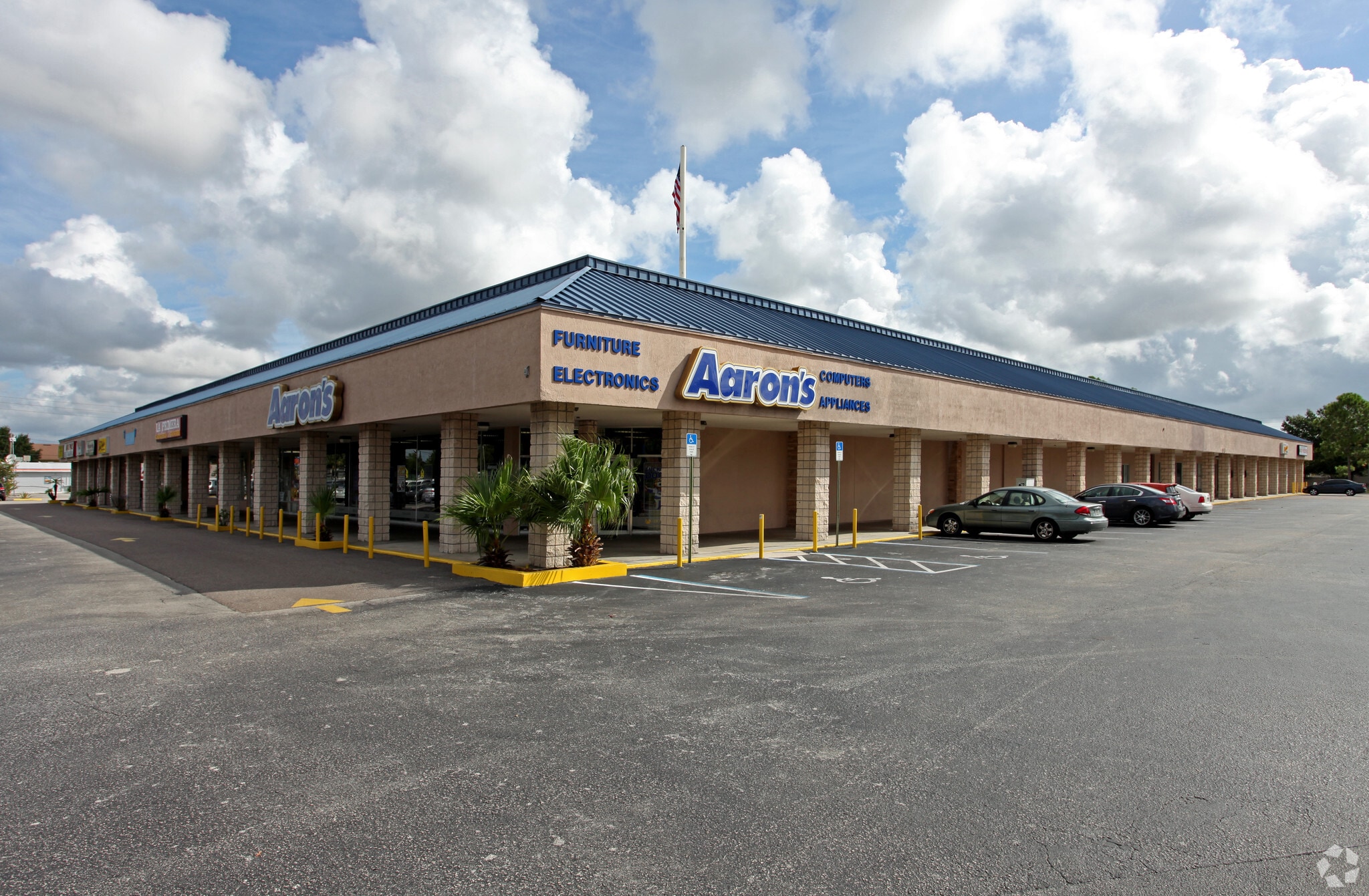 1-69 S Semoran Blvd, Orlando, FL for lease Primary Photo- Image 1 of 5